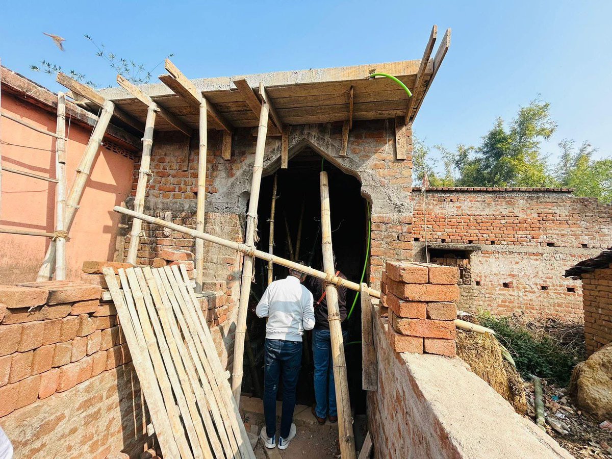 मधुपुर के लालगढ में मंदिर का काम आज से शुरू हो गया ।31 जनवरी सुबह 8 बजे लालगढ में माता काली  से आशीर्वाद लेकर,पीड़ित परिवार से मिलूँगा ।सभी घायलों को 25-25 हजार रुपए की आर्थिक सहायता भी प्रदान की जाएगी ।यह भारत है मंदिर भी बनेगा और हिंदुओं को विस्थापित करने के मंशा से किए गए