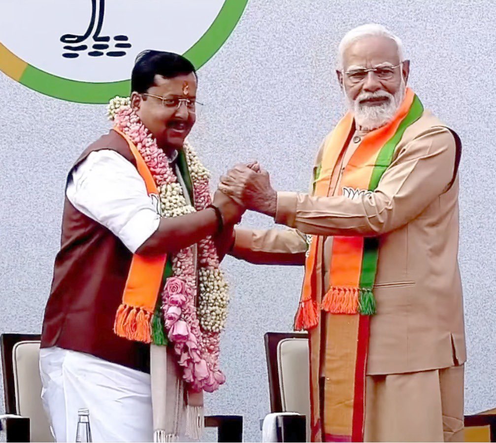 आदरणीय प्रधानमंत्री श्री <a href="/narendramodi/">Narendra Modi</a> जी की गरिमामयी उपस्थिति में मा. श्री <a href="/NitinNabin/">Nitin Nabin</a> जी का भारतीय जनता पार्टी के राष्ट्रीय अध्यक्ष के रूप में चयन किया गया।

इस अवसर पर प्रधानमंत्री जी ने माल्यार्पण कर अभिनंदन किया तथा उन्हें हार्दिक बधाई दी।