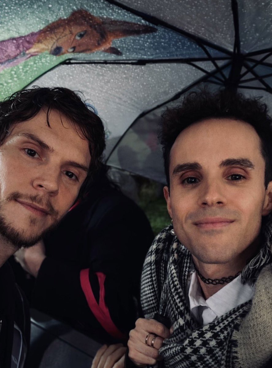 evanlypeters87's tweet photo. love the zootopia umbrella https://t.co/BfZNjaydvK