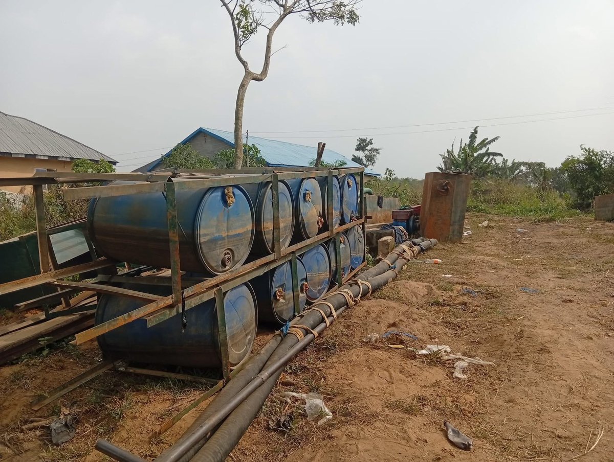 InsideOsogbo's tweet photo. ALARM OVER ILLEGAL GOLD MINING AT ABERENSISE AKINLADE ESTATE, ÒṢOGBO 

Residents of Aberensise Akinlade Estate, located about 6.6km from the Ọ̀sun River, along Iléṣà Garage, Òṣogbo, have raised serious concerns over the increasing activities of suspected illegal gold miners who have reportedly taken over large parts of the community.

According to residents, these activities are already having adverse effects on their environment, including land degradation, destruction of farmlands, threats to buildings, and growing fears of water contamination, especially given the estate’s proximity to the Ọ̀sun River. The situation has also heightened concerns around public safety, health risks, and long-term environmental damage.

As a leading digital media brand in Ọ̀sun State, we believe this is an issue that requires urgent attention. We hereby call on the @Osun_State_Gov, @AAdeleke_01, @PoliceNG, Ministry of Environment, Ministry of Solid Mineral, and environmental protection agencies to immediately investigate this development, engage with the affected community, and take decisive action to halt illegal mining activities before irreversible damage is done.

Illegal mining not only endangers local communities but also threatens our shared natural resources and future generations. The cries of Aberensise Akinlade Estate residents must not be ignored.

Community lives matter!

#InsideOsogbo