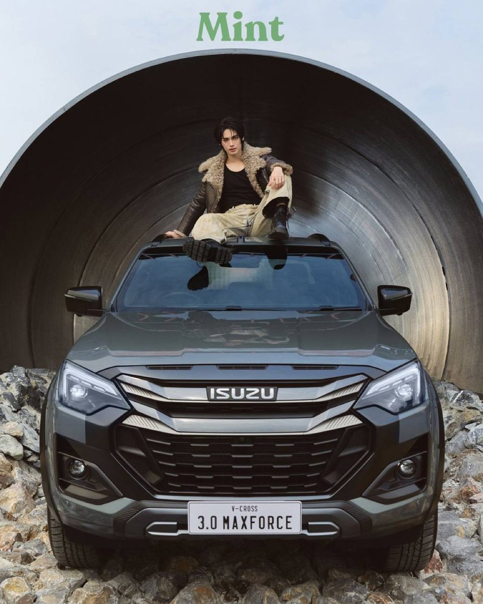 GMMTV's tweet image. พบกับภาพแฟชั่นเซ็ตของ ‘วิน เมธวิน’ ใน Mint Digital Cover ประจำเดือนมกราคม 2026 ถ่ายทอดความแกร่งคู่กับรถยนต์ New! ISUZU V-CROSS 4x4 "THE ONE &amp;amp; ONLY" ดีไซน์ใหม่เท่สะกดทุกสายตา แรงจัดด้วยเทคโนโลยี 4X4 ล่าสุดที่ครบครัน พร้อมออกไปลุยท้าโลกอย่างไร้ขีดจำกัด…