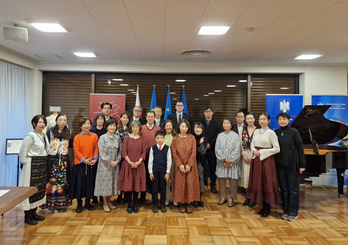 RO_Emb_Japan's tweet image. ルーマニア大使館は1月16日、NHK文化センターとの共催により、ルーマニアの歴史、地理、および文化に関するプレゼンテーションを行いました。ピアニストの原口摩純氏が、若きアーティストと共にジョルジェ・エネスクやディヌ・リパッティの楽曲を演奏するピアノコンサートも行われました。