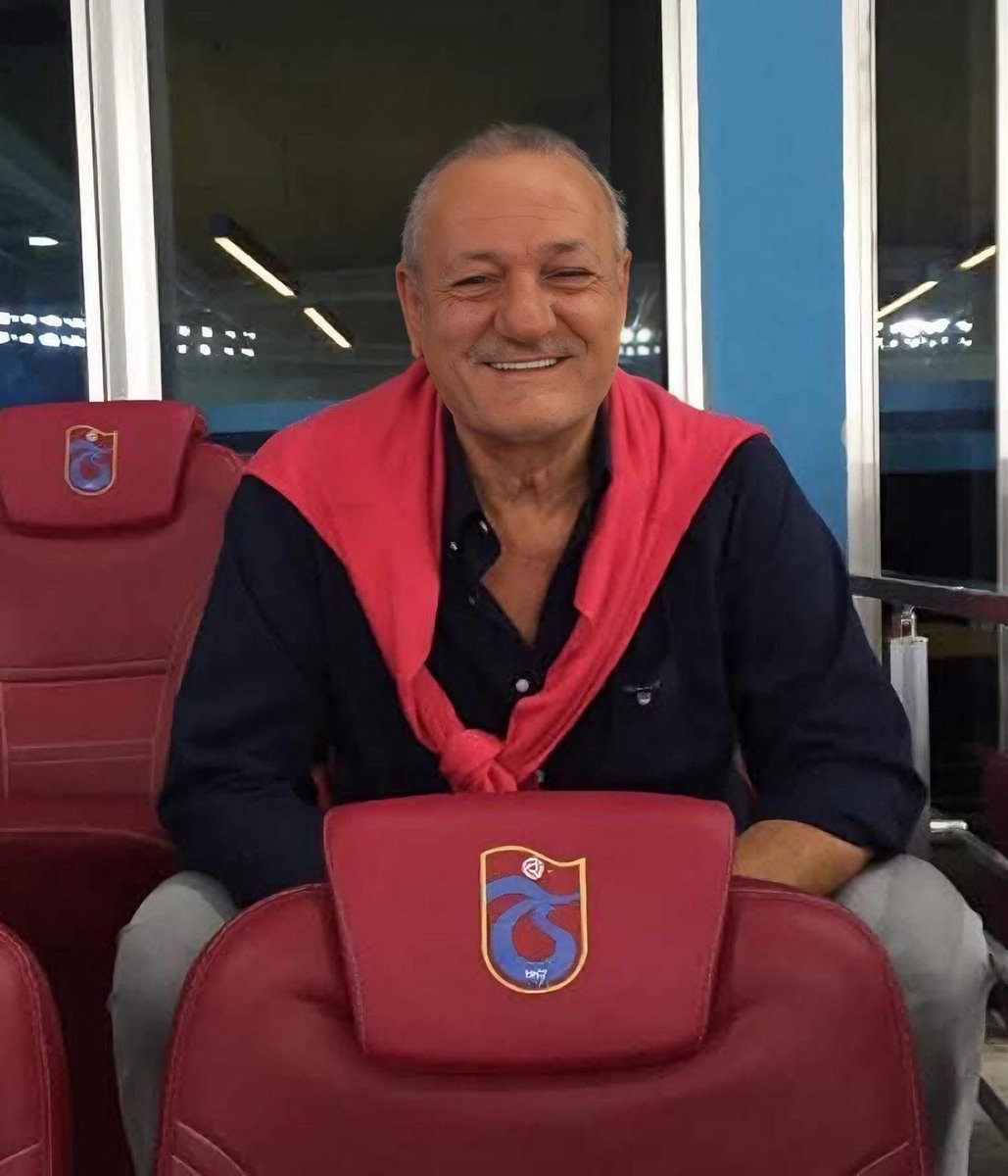 Trabzonspor’umuzun eski yöneticilerinden, şehrimizin kıymetli iş insanı Süleyman Hacısalioğlu’nun vefatını büyük bir üzüntüyle öğrendim. Merhum Süleyman ağabeyimize Allah’tan rahmet; Hacısalioğlu ailesine ve sevenlerine sabırlar diliyorum. Mekânı cennet olsun.