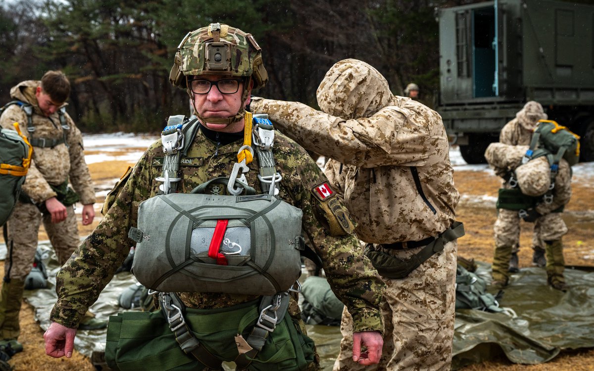 米陸軍　第18空挺軍団長（中将）チャレンジ 米陸軍第11空挺師団長、（カナダ人）マクブライド准将と陸上自衛隊第1
