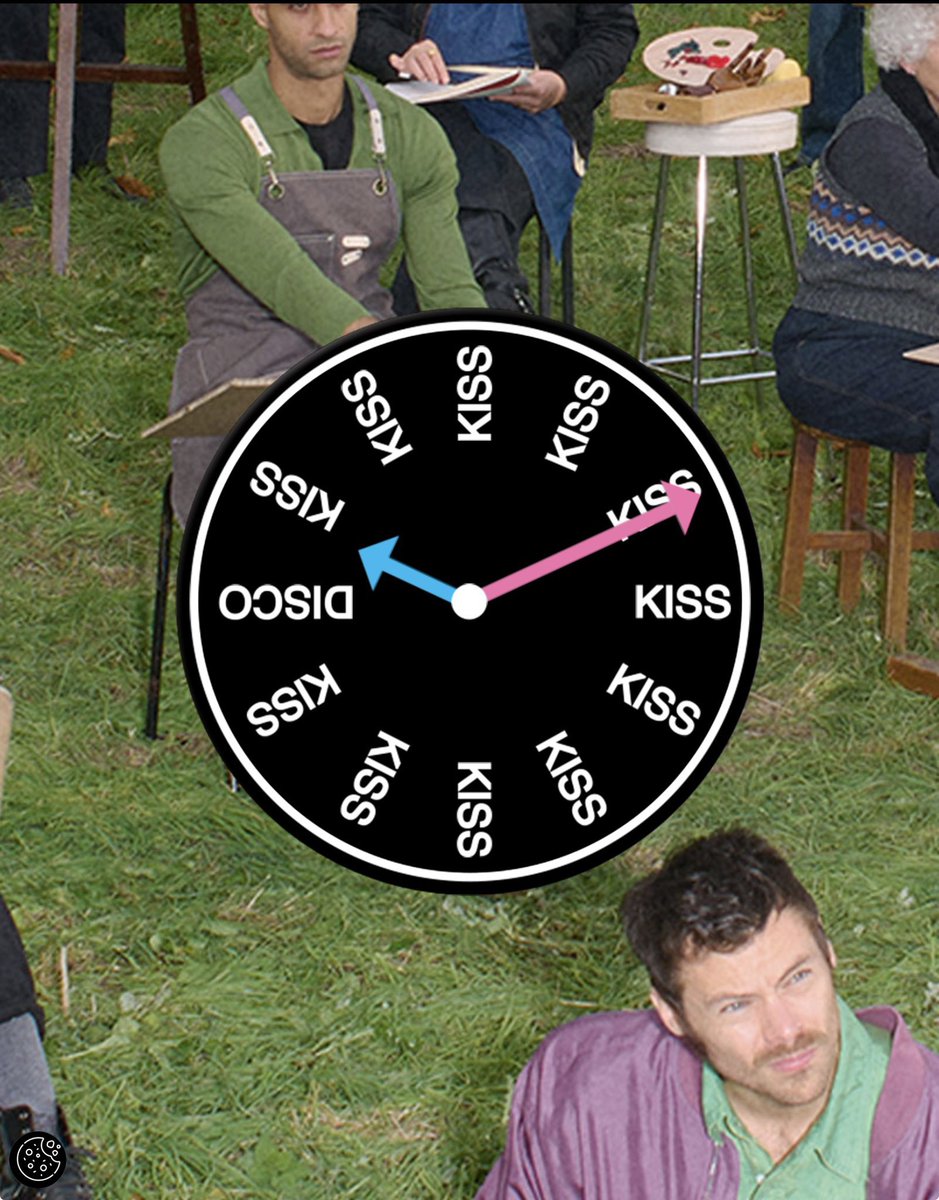 CopyOfACopyJen's tweet image. Harry Styles really said “draw me like one of your French girls”

Kiss all the time. Clothing, occassionally.