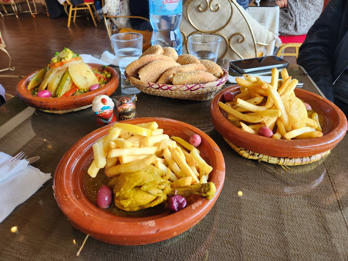 負けたの悔しすぎて落ちこんでたけど、気を取り直してたくさん観光した😎ずっと雨だったから、晴れてよかった〜！ラバトは街並みも食事も最高でした🫶