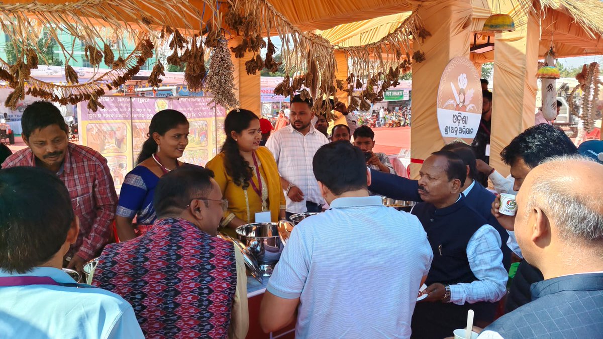 Pallivikah's tweet photo. PALLIVIKASH oraganization participated in the District Level Farm Mechanization Exhibition at Nuapada, showcasing of millets food festivals in promoting healthy eating habits.  we are thrilled to see the impact of our work on promoting  nutritious millets food in the community. https://t.co/JBdEbQ7FDl