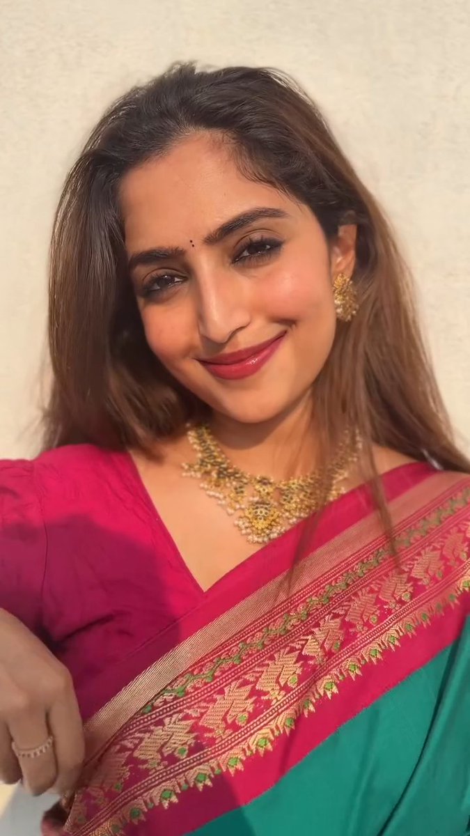 i_facelove's tweet image. Reba Monica John 😍