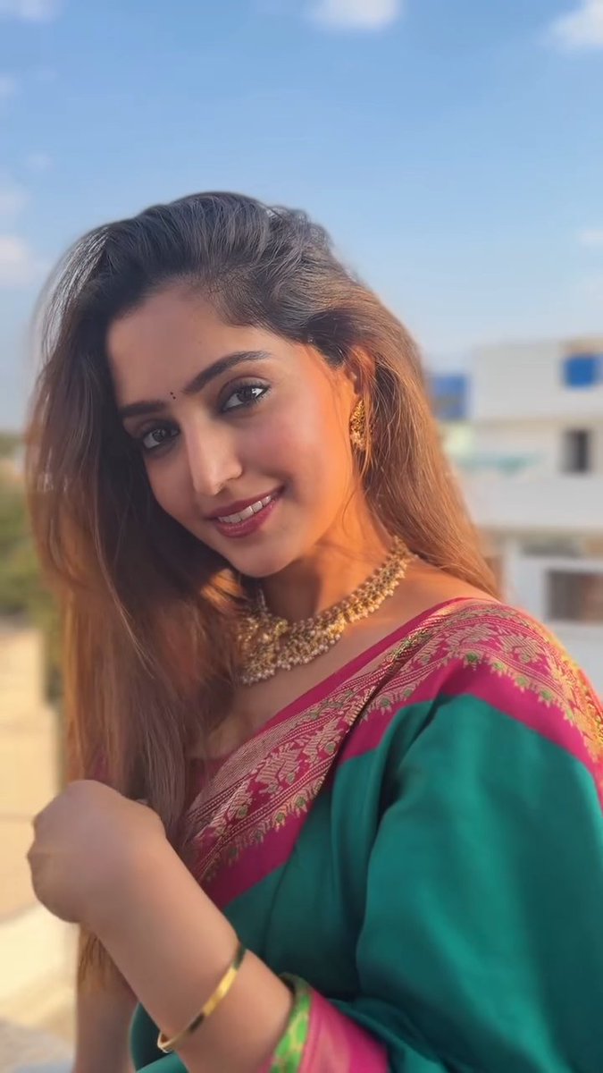 i_facelove's tweet image. Reba Monica John 😍