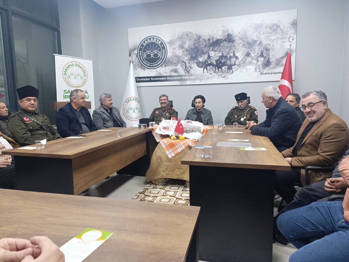 Sakarya İpekyolu Derneğinin düzenlediği"
📜 Bir Akşam, Bir Tarih
🇹🇷 Sakarya Milli Mücadele Hatıraları " Programa,Dernek Başkanımız Sn Ramazan Ünal ve Kadın kolları başkanımız Sn Şahinde Baygül Katıldı.
Nazik davetleri ve kıymetli Misafirperverlikleri için çok teşekkür ediyoruz.