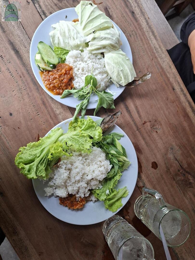 tanyarlfes's tweet image. tanyarl ingat ya ges hewan adalah teman, bukan makanan
GO VEGAN!!!