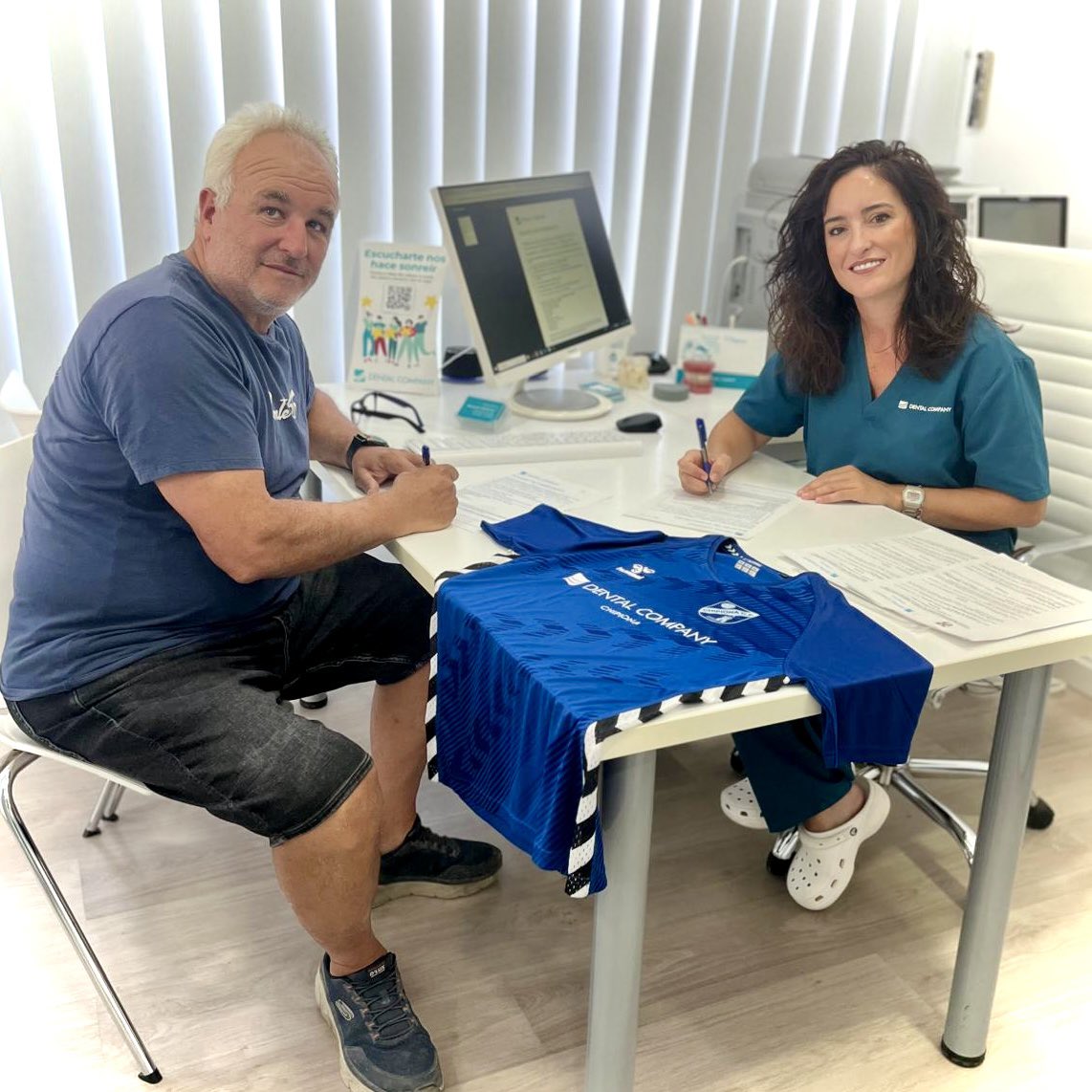 chipiona_c_f's tweet photo. Recordamos a nuestros jugadores, familiares, y socios, que un año más tenemos el acuerdo de colaboración con #Dentalcompany , donde podrán disfrutar de esclusivas ventajas, como revisiones y limpiezas bucodental anual gratis y un numeroso descuento en otros tratamientos, https://t.co/O0ceRckAVw
