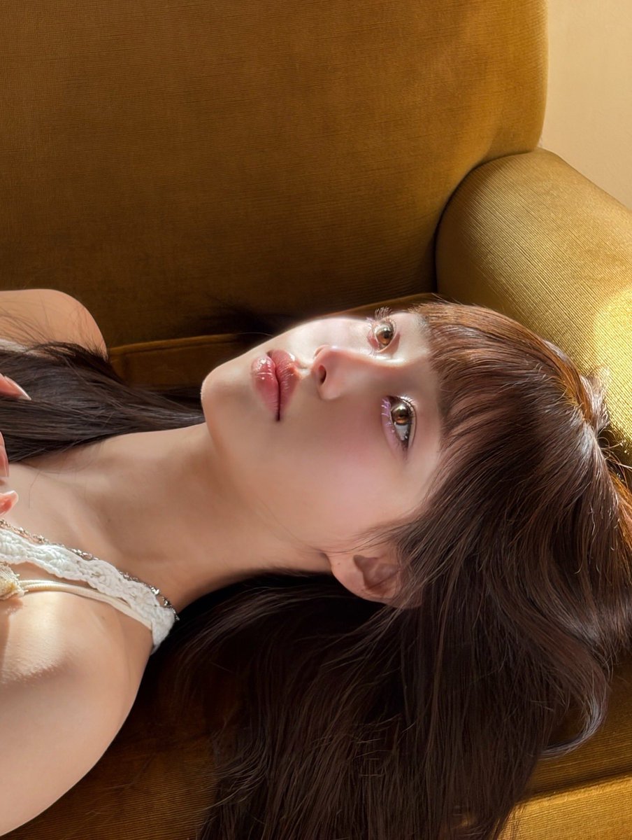 kjiwoopics's tweet image. she’s perfect