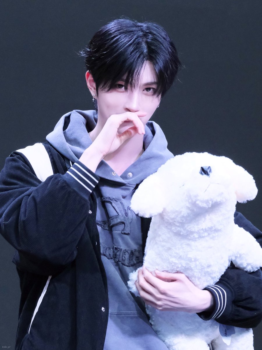 260116 withmuu

#XODIAC #소디엑 
#LEO #리오