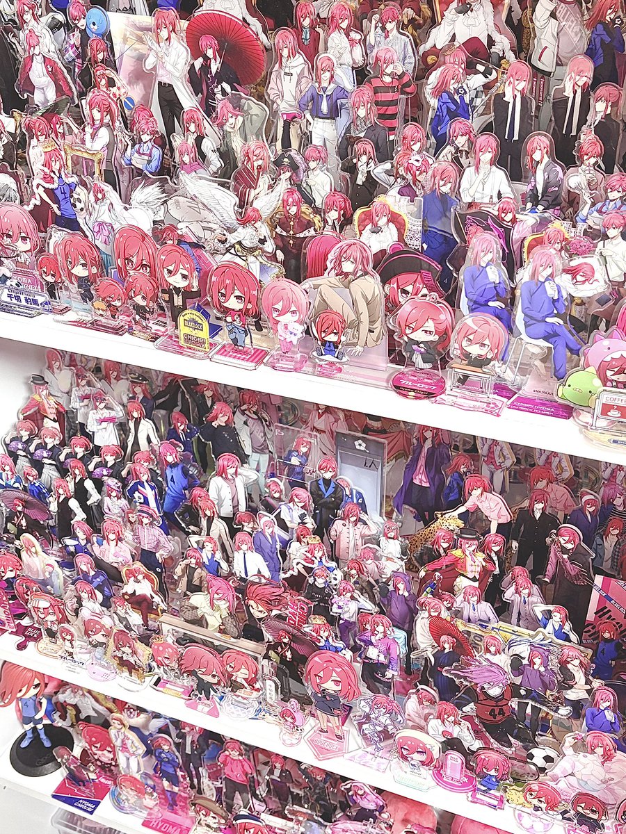 아크릴 너무 좋아서 엄청 모았더니 진짜 집에 치기리 한바가지 있음