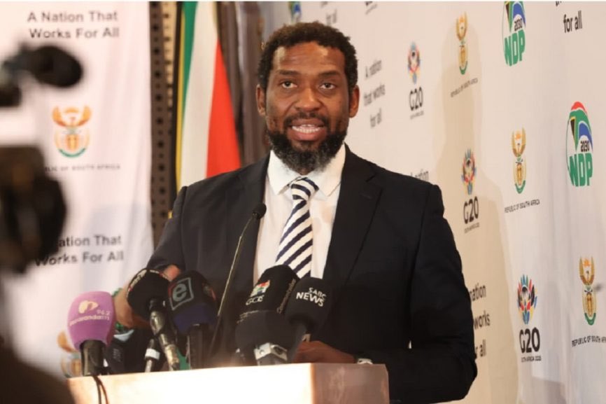 BlackForumSA's tweet photo. We hope @ButiManamela @HigherEduGovZA is not repeating what his predecessor has tried to do, take @unisa for himself. https://t.co/E9yqHEhTIK