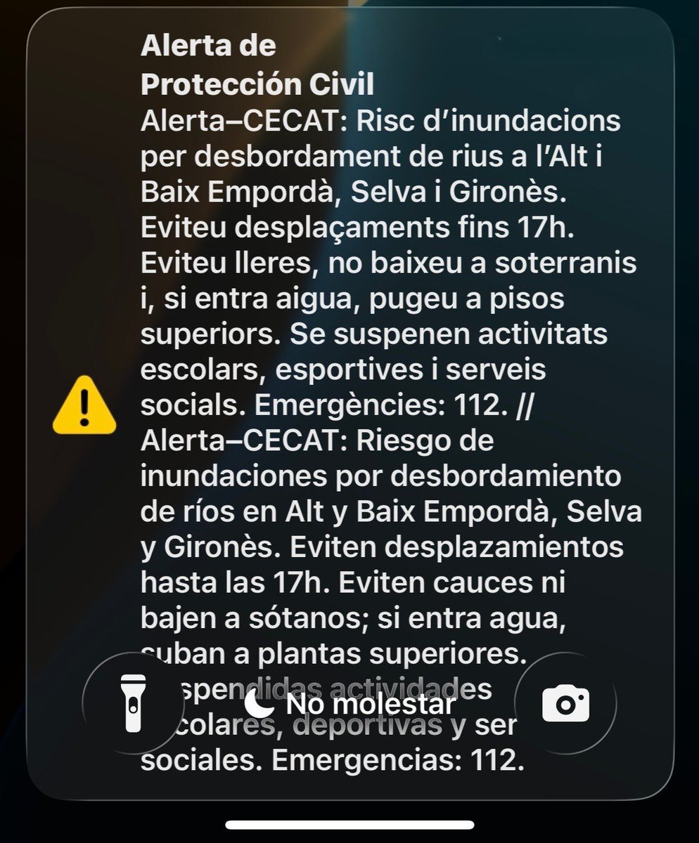 GironaCetig's tweet photo. Des d’#enginyersgi es recorda evitar desplaçaments innecessaris, durant el dia d’avui.
Hi ha un risc elevat d’inundacions per mal temps!
Precaució!
#alertapermaltemps #maltemps #pluja https://t.co/utABH9a3Ud