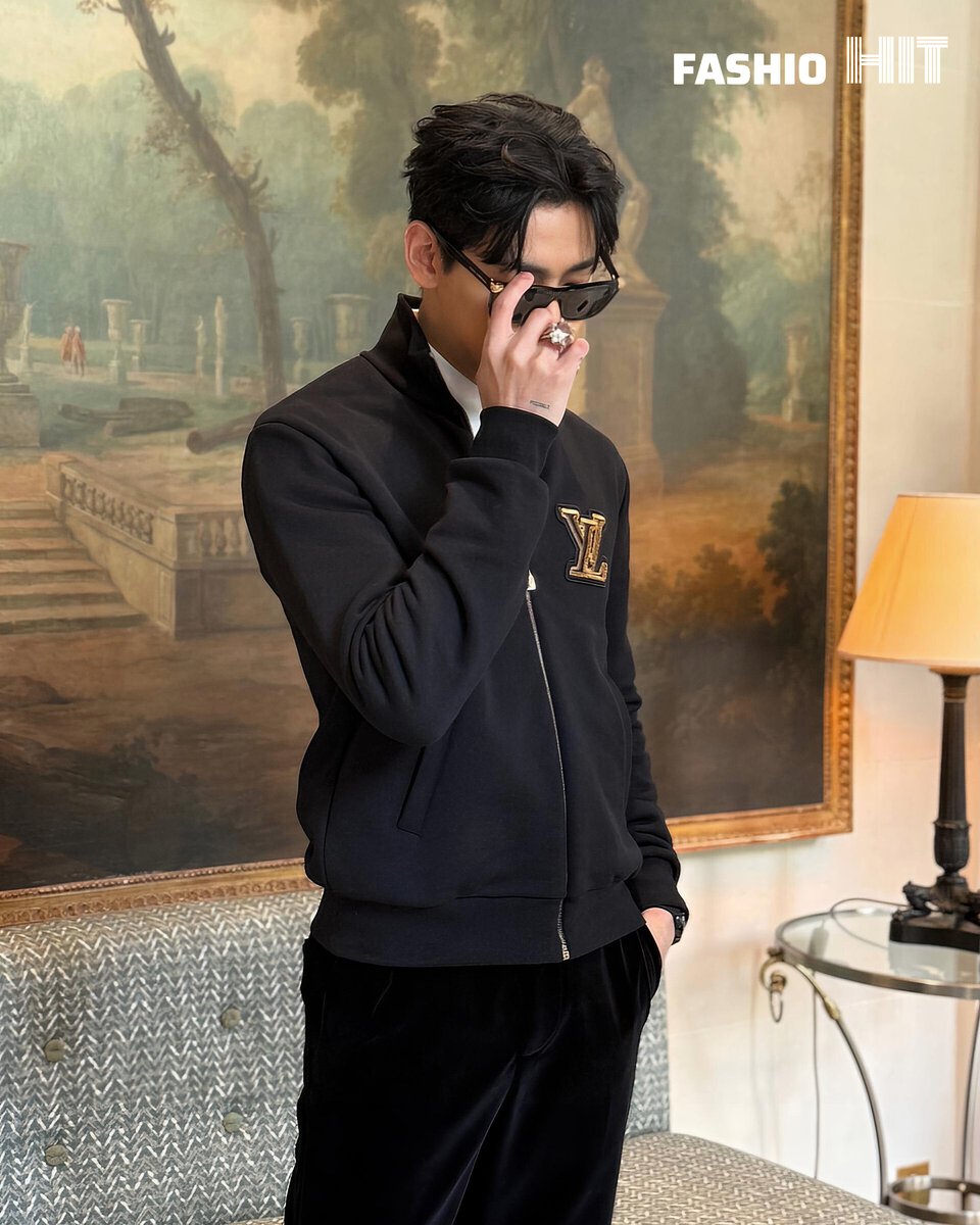 fashiohit_'s tweet image. 𝗕𝗮𝗺𝗕𝗮𝗺, 𝗙𝗢𝗨𝗥𝗧𝗛 and 𝗦𝗵𝗼 𝗛𝗶𝗿𝗮𝗻𝗼 have already landed and they're in 𝗣𝗮𝗿𝗶𝘀 right now, ready to make appearance at 𝗟𝗼𝘂𝗶𝘀 𝗩𝘂𝗶𝘁𝘁𝗼𝗻's men's Fall 2026 show as Brand Ambassador.

#FashioHIT #LouisVuitton #BamBam #PFW