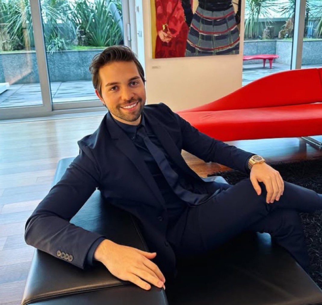 Ünlülere yönelik uyuşturucu ve fuhuş soruşturmasında 4 ünlü isim gözaltında: 

- Mehmet Üstündağ
- Bilal Hancı
- Abdullah Gençal
- İbrahim Barut