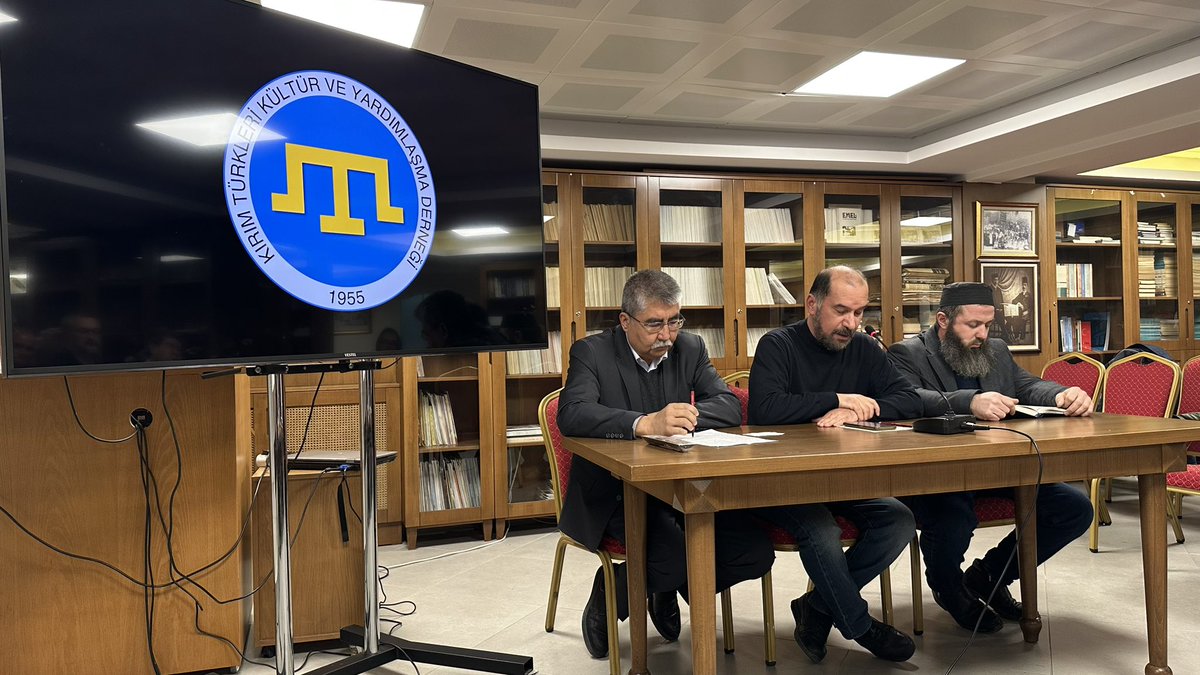 🧿 В Анкарі, у центральному офісі Спілки культури та взаємодопомоги кримських татар Туреччини відбувся поминальний захід (дуа) з нагоди смерті кримськотатарського активіста, чоловіка членкині Меджлісу кримськотатарського народу Гульнари Бекірової - Едема Бекірова. 

У заході