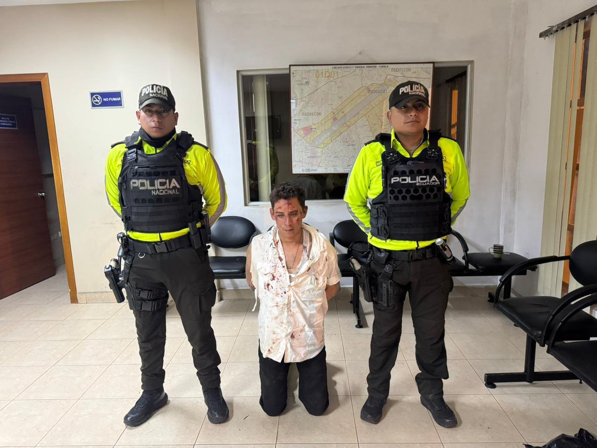 acastropiedra's tweet image. 📌Esta es la cara del sujeto de nacionalidad extranjera que fue perseguido por la Policía en Cuenca, por un secuestro y por tener antecedentes por homicidio. Nunca más dejaremos en la impunidad a estos tipos, si otros quieren que se muestren los rostros de los agentes del orden…