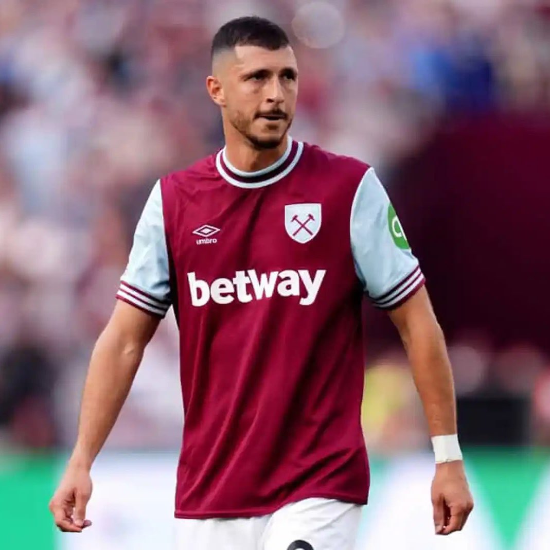 FabrizioRomano's tweet image. 🚨🦇 Valencia are closing in on loan deal to sign Guido Rodriguez from West Ham.

Valencia will pay Guido’s salary until June, deal close as @MatteMoretto reports.

It was never done/agreed with Juventus despite reports from Italy; offered to Juve but never advanced.
