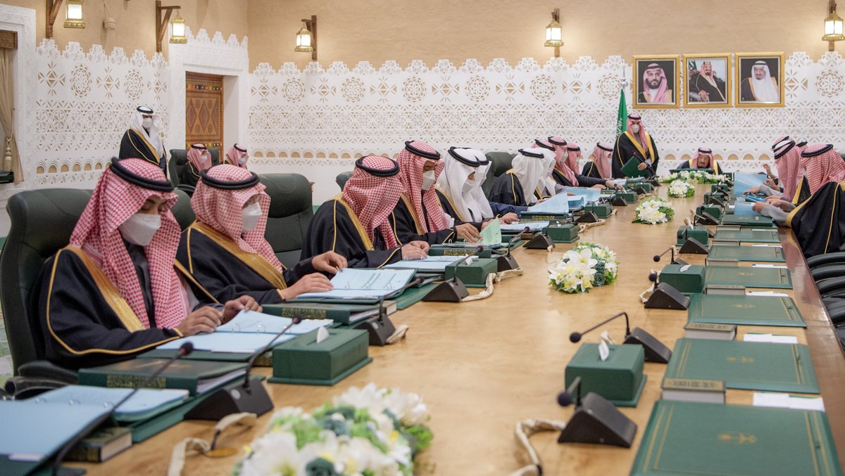 سيدي #خادم_الحرمين_الشريفين يرأس جلسة #مجلس_الوزراء في الرياض.
