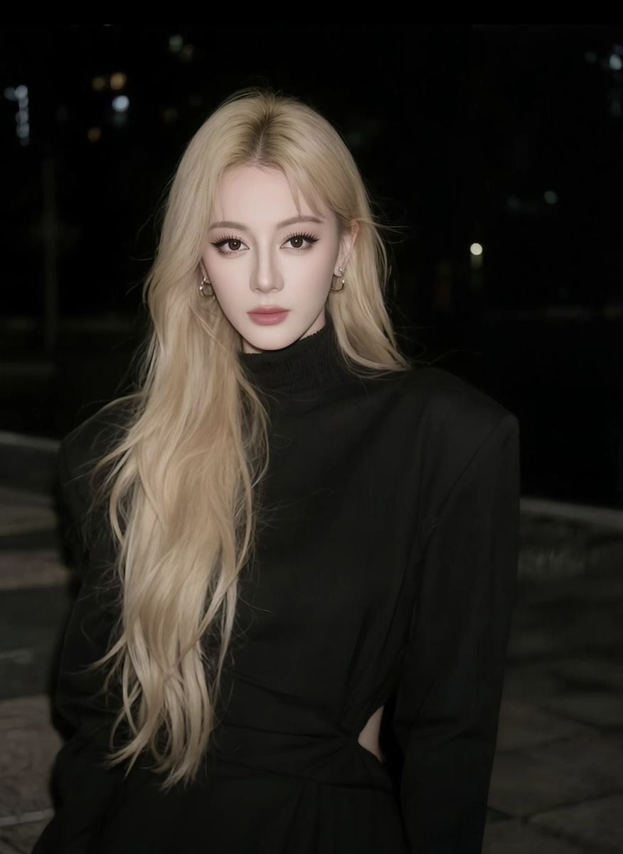 Mahogany_Glory's tweet image. I need #Dilraba's new stylist to put my girl in blonde for her next big event! The aura is impeccable, the face card is undeniable, and the serve would be iconic! #迪丽热巴 #ตี๋ลี่เร่อปา