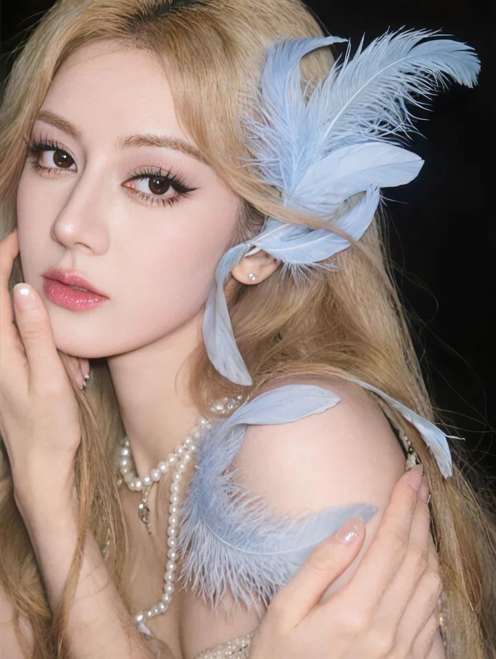 Mahogany_Glory's tweet image. I need #Dilraba's new stylist to put my girl in blonde for her next big event! The aura is impeccable, the face card is undeniable, and the serve would be iconic! #迪丽热巴 #ตี๋ลี่เร่อปา