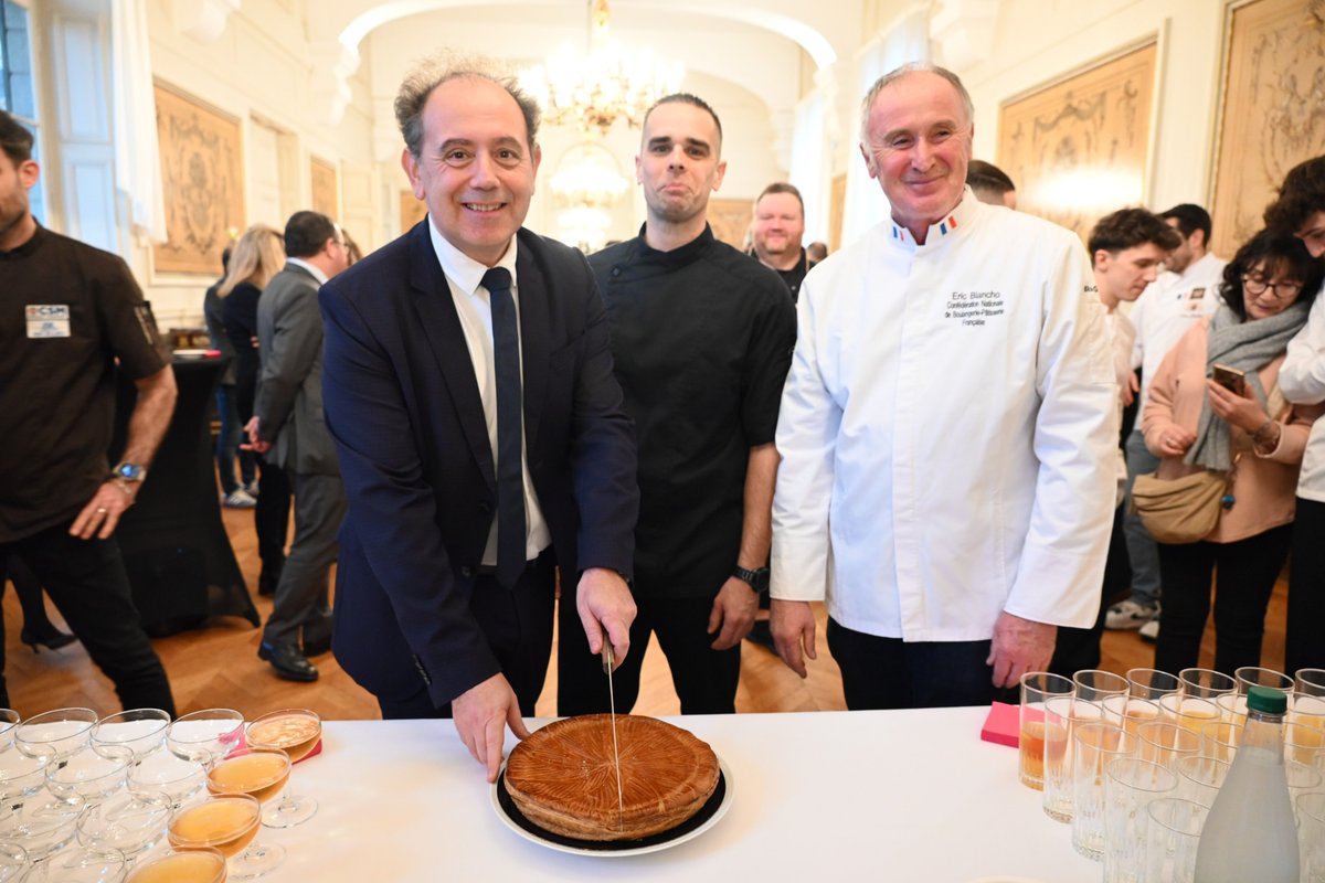 Image de Préfet du Morbihan - Savoir-faire et solidarité | 
Partage de la traditionnelle galette avec les associations caritatives