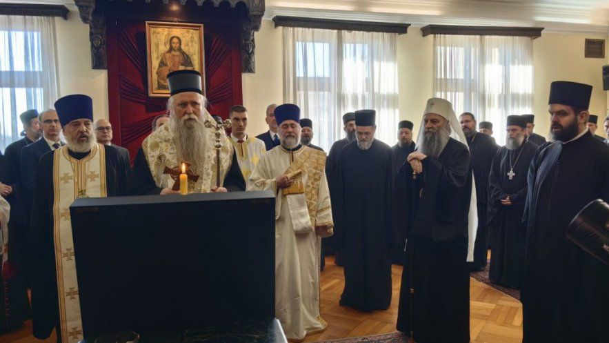 milos_vucevic's tweet photo. Његовој Светости, патријарху српском г. Порфирију, честитао сам крсну славу – Светог Јована Претече, и присуствовао свечарском сабрању у Патријаршији српској.

Свим верницима који данас славе Светог Јована желим срећну крсну славу, здравље, љубав и слогу.
С вером у Бога. https://t.co/siafRWnp4X