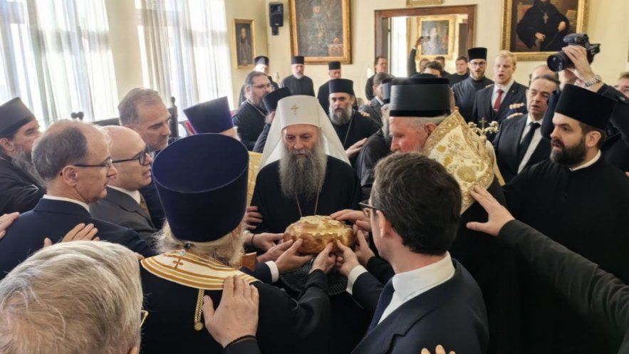 milos_vucevic's tweet photo. Његовој Светости, патријарху српском г. Порфирију, честитао сам крсну славу – Светог Јована Претече, и присуствовао свечарском сабрању у Патријаршији српској.

Свим верницима који данас славе Светог Јована желим срећну крсну славу, здравље, љубав и слогу.
С вером у Бога. https://t.co/siafRWnp4X