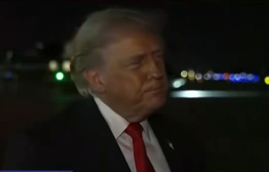 La gran pregunta:
Per què ningú no en parla del miracle de l'orella dreta de Don Trump?