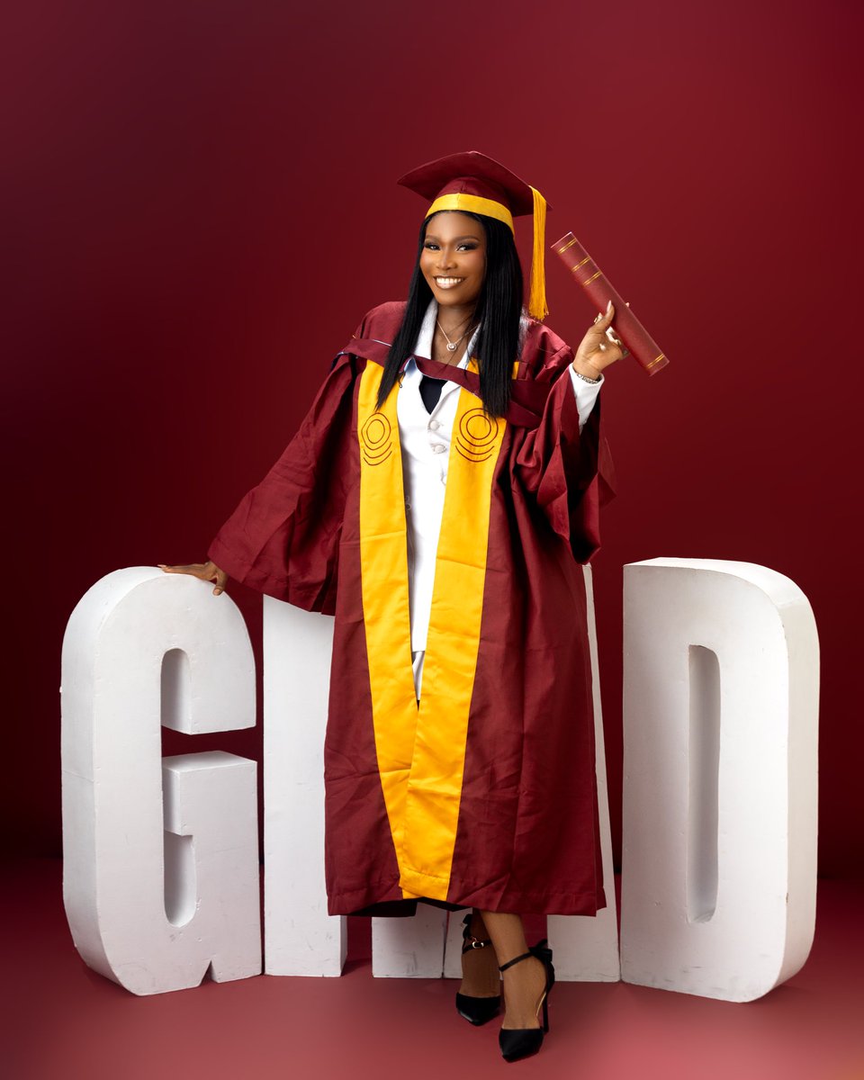 saghaleprecious's tweet image. Latest Graduate!!!!! 

Re-introducing;
OSAGHALE PRECIOUS EBEHITALE
B.Sc. Cell Biology &amp;amp; Genetics (Best graduating student Cell biology and genetics)
University of Lagos
First Class Honours (4.81)🎉🎉

6 years in UNILAG done😍

#unilag #graduate #convocation