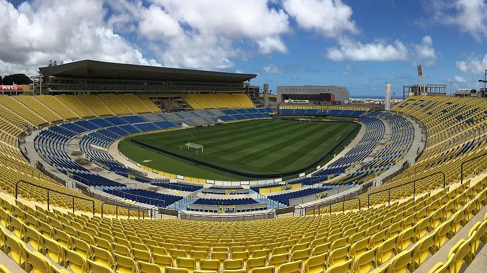El Estadio de Gran Canaria se convertirá el próximo 16 de mayo en el epicentro del fútbol femenino. El estadio canario vestirá sus mejores galas para acoger uno de los partidos más importantes de la temporada: la gran FINAL de la COPA de SM la REINA Iberdrola.

¡notición!