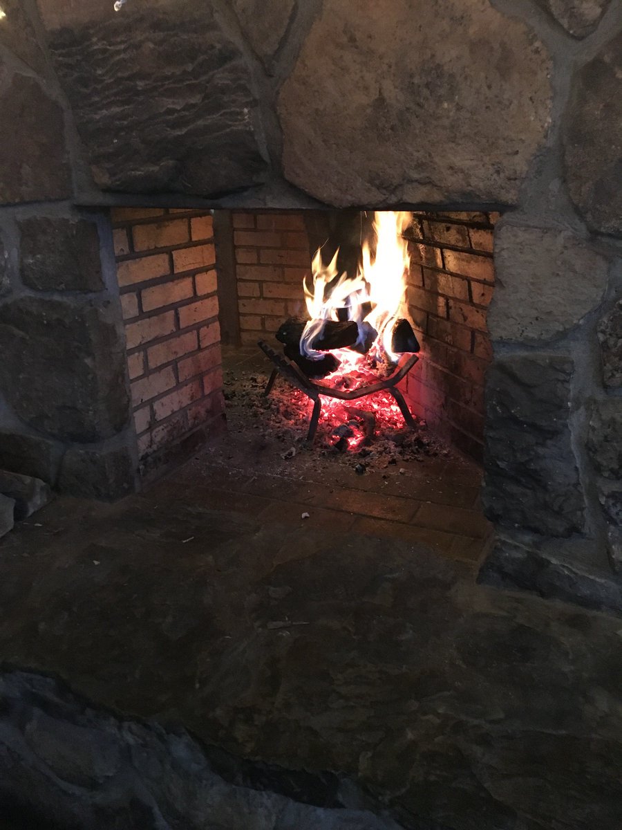 🏈🎉 Thrilling National Championship! Warm up with our $9.99 lunch specials: Soup Flight, McPork Rib, and ALL DAY WING DAY at $.85 each! 🍗🔥 ❤️ #SharkysCafe #ThePier #NationalChampionship #LunchSpecials #WingDay #PizzaLovers #PittsburghEats #ComfortFood #FoodieFavorites