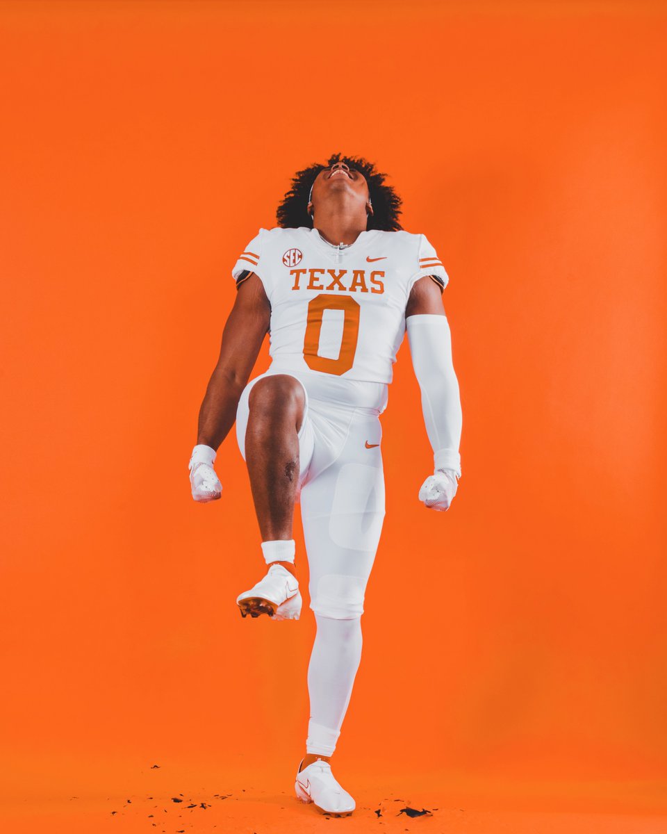MarkusBoswell's tweet image. Had a great OV, feels great to be home. Becoming a longhorn means so much, 🙏🏾 @TexasFootball @CoachSark @CoachWMuschamp @CoachNansenUT @jmjonesUT #ThisIsTexas #HookEm