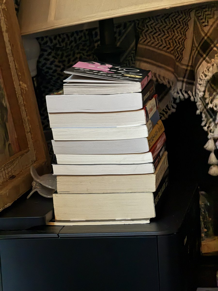 modelomenace's tweet image. 10 books deep this month. Late start i didn't pick up my first until jan 5th 
top 3;
Blindness
The Wall
I who have never known men (still can't stop thinking about it) 
WORST
Never whistle at night
The devil and the dark water
the silent patient