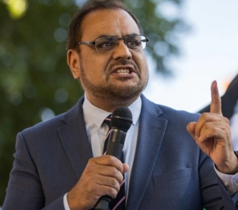 JChimirie66677's tweet image. Britain is slipping into something ugly, and Birmingham has torn the mask off it. Politics is no longer anchored in shared citizenship or equal obligation. It is being bent around sectarian pressure, grievance bargaining, and fear of unrest. When that happens, institutions stop…