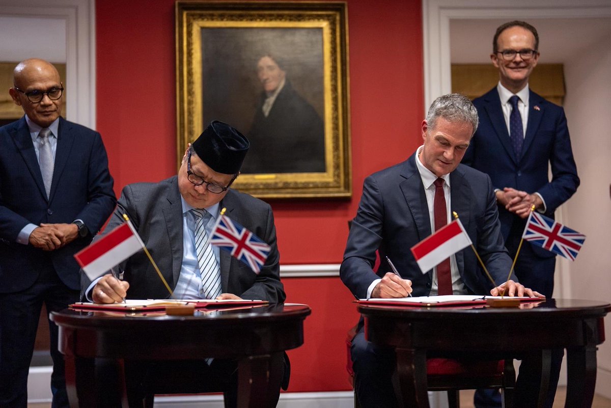 Peter Kyle tweet media