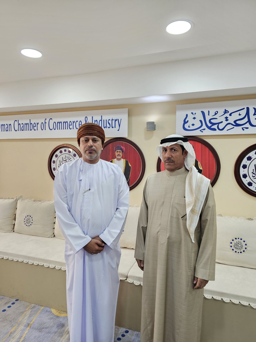 SL5SL's tweet image. في أولى محطات زيارتنا إلى سلطنة #عُمان تشرفتُ برفقة زملائي ضيوف الملتقى الصحفي الاقتصادي، ممثلي اتحادات الصحفيين الخليجيين، بزيارة غرفة تجارة وصناعة عُمان، حيث كان في استقبالنا الشيخ راشد بن عامر المصلحي، النائب الأول لرئيس مجلس إدارة الغرفة، وخلال اللقاء، لمسنا عمق التجربة…