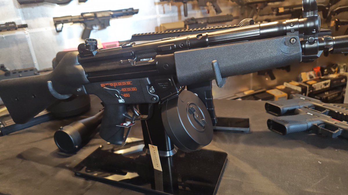 ひ*貨様 電動ガン ドラムマガジン付き MP5