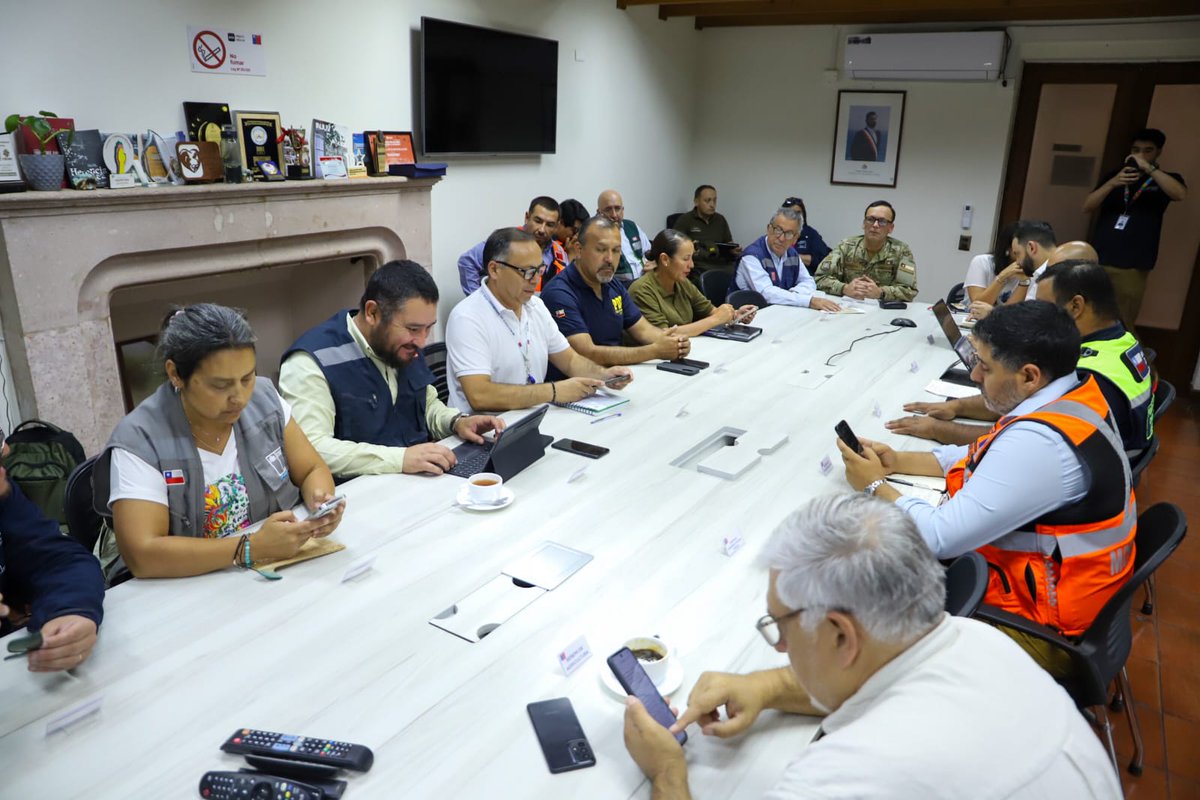 MinagriCL's tweet image. En Senapred Ñuble, la ministra Ignacia Fernández junto al subsecretario de @SubseDefensa, Ricardo Montero, participan de un nuevo COGRID Nacional para monitorear y coordinar acciones de combate de incendios forestales en nuestro país.

En la instancia, también participan el…