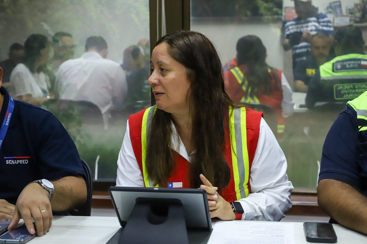 MinagriCL's tweet image. En Senapred Ñuble, la ministra Ignacia Fernández junto al subsecretario de @SubseDefensa, Ricardo Montero, participan de un nuevo COGRID Nacional para monitorear y coordinar acciones de combate de incendios forestales en nuestro país.

En la instancia, también participan el…
