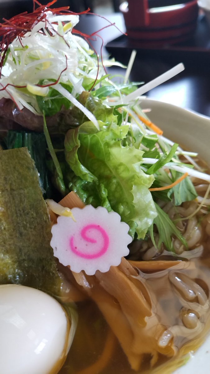 ComJasu's tweet image. 今日のお昼は
#寒河江市　の
#そば！処
#あじこば　さん！
肉そばとか肉中華とか
選択肢は少ないと思って入店したら
驚きの品揃え。
一番最初に目に入ったのは
#チャーシュー麺！
#頭がパニックに陥り
何故か
#肉中華全部入り
美味しかったけど
冬は付添の野菜やもやしや味玉が
全体を冷やして残念。