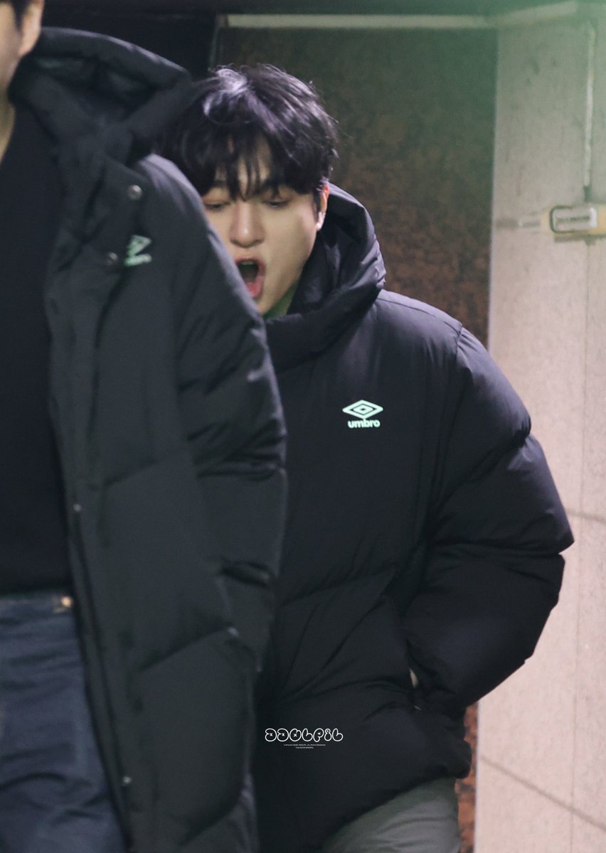 ddolpil's tweet image. 260120 파파 퇴근

아 성진이 머리 자르더니 귀염띠기가 됏어
#성진 #SUNGJIN #데이식스 #DAY6