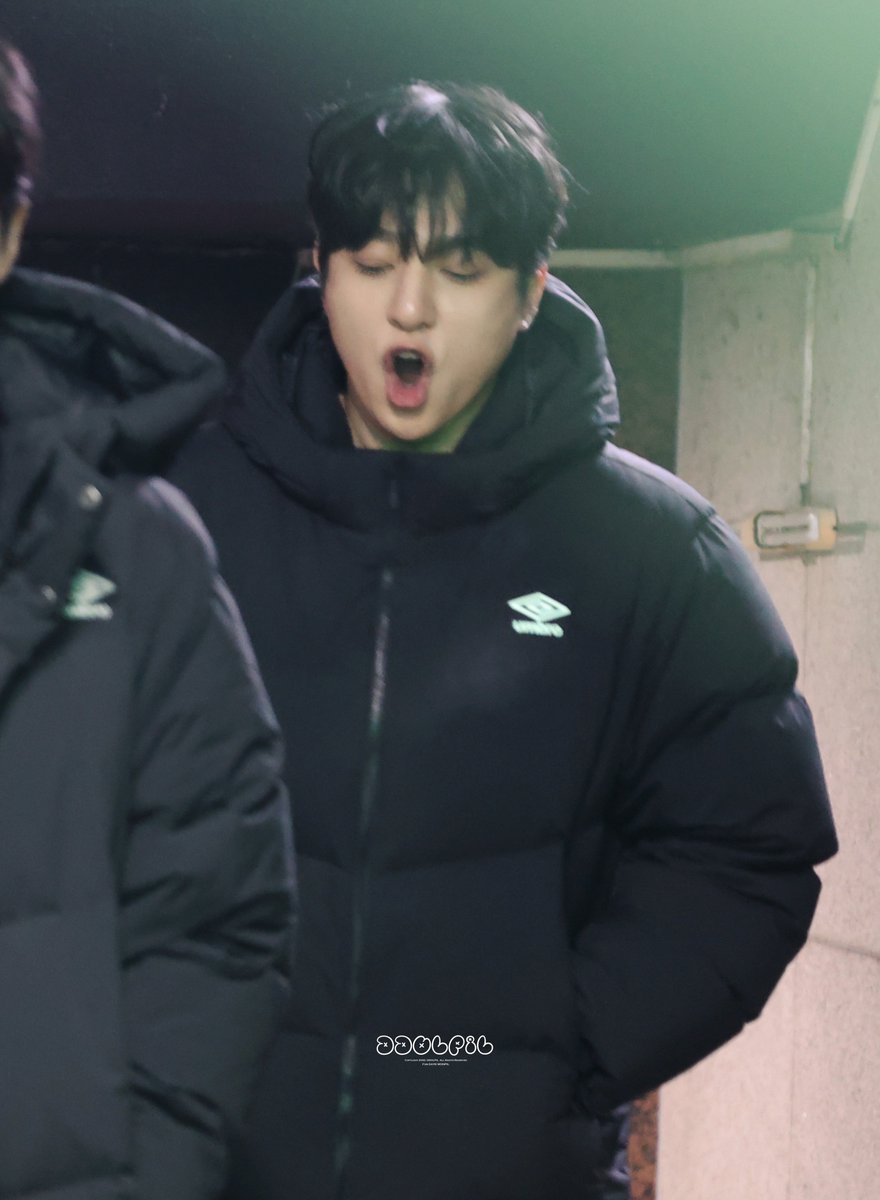 ddolpil's tweet image. 260120 파파 퇴근

아 성진이 머리 자르더니 귀염띠기가 됏어
#성진 #SUNGJIN #데이식스 #DAY6