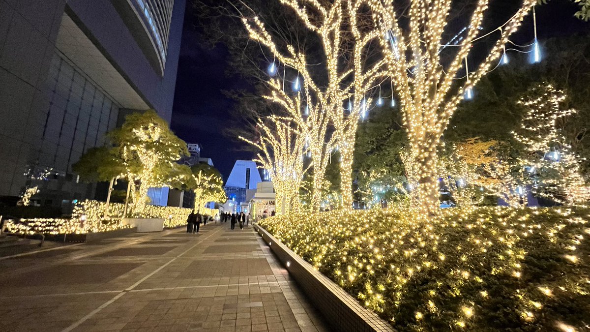takumarasy's tweet photo. 1月18日のコンサート、無事に終演しました👍

お客さんを呼べるコンサートとしては、今年初でした！

ギター×ヴァイオリン×チェロ×ギターのオリジナル作品を弾くというレアなコンサートでした👏
好評でしたので、また企画できるよう頑張ります🔥 https://t.co/TbrQqGdRVj