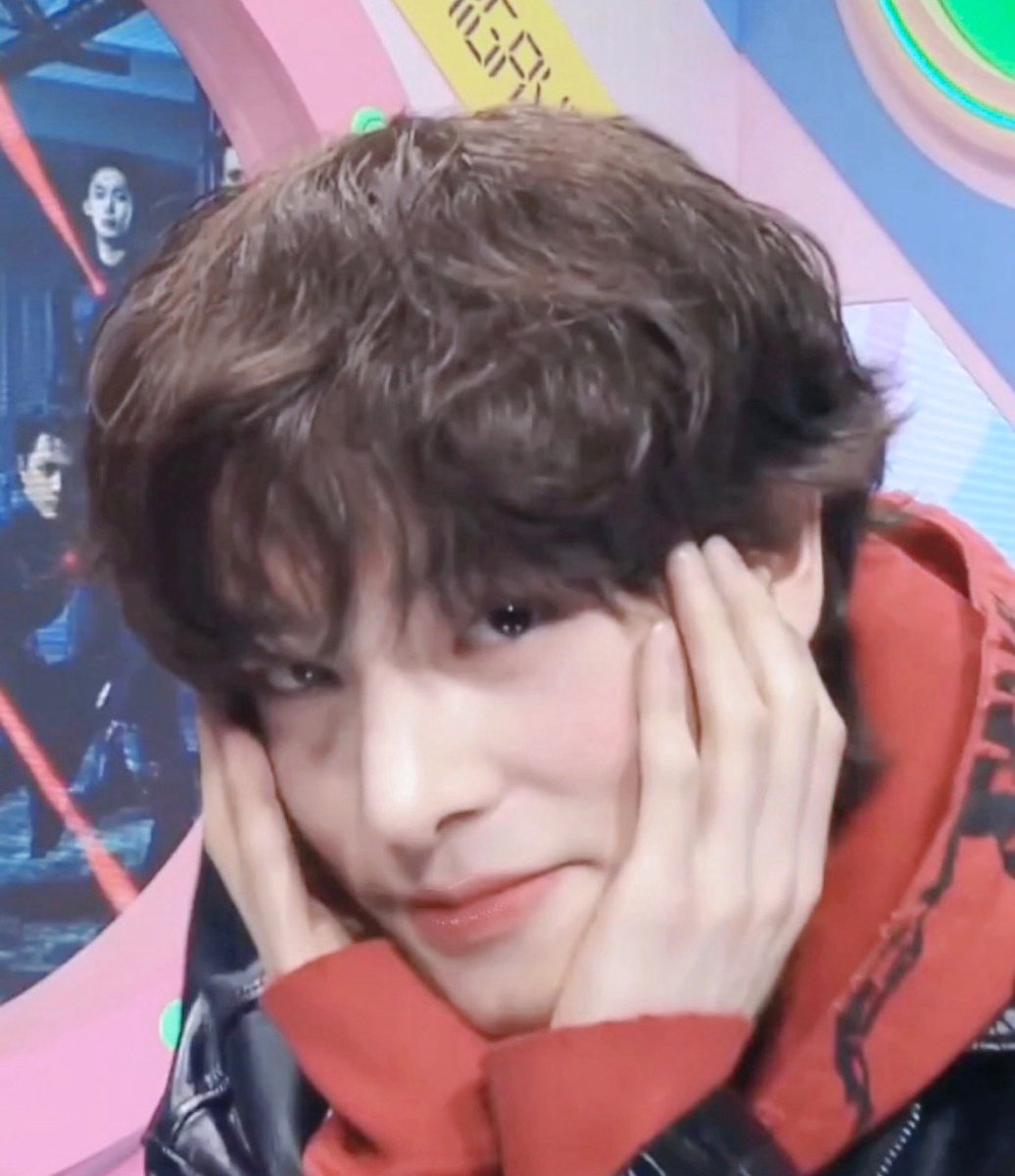 sim_aea's tweet image. 리무진서비스 개좋다
개윤이 🫳🫳