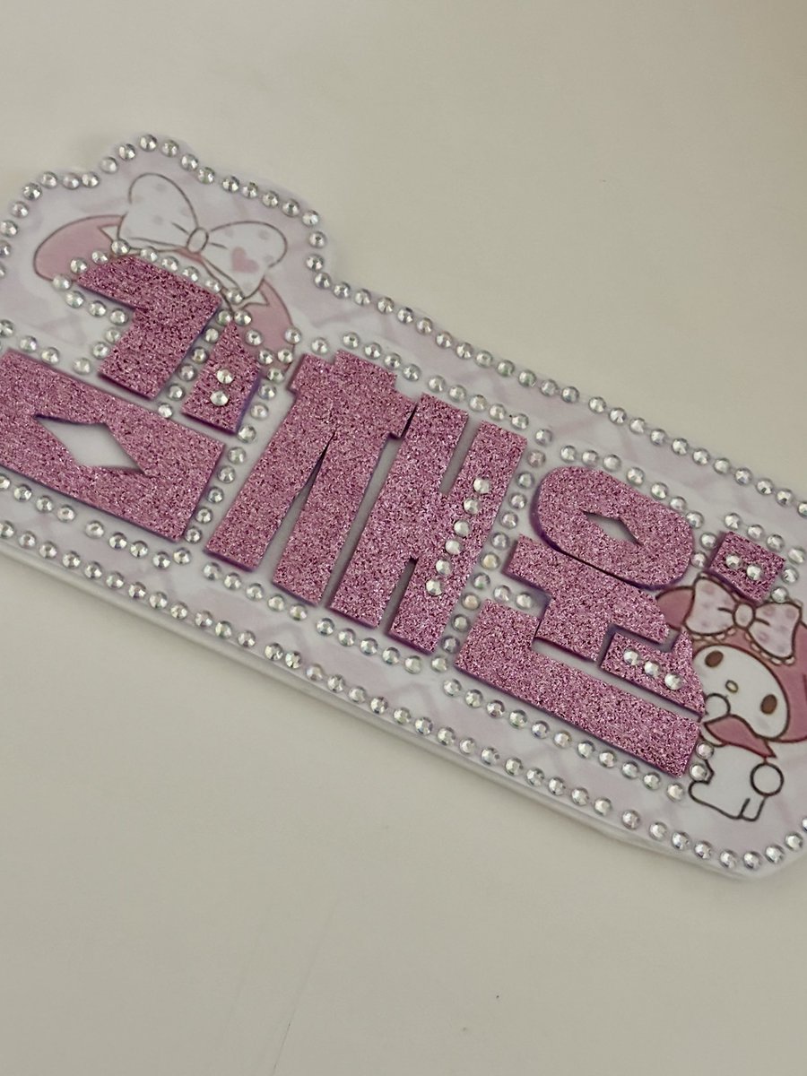 fa_zi3's tweet image. 르세라핌 앙코르 “EASY CRAZY HOT”
막콘때 선착순 5명에게 김채원 네임보드 나눔합니다 (장소는 당일 공지 하겠습니다‼️)
#르세라핌 #lesserafim #LESSERAFIM 
#EASY_CRAZY_HOT #김채원 #네임보드   #나눔